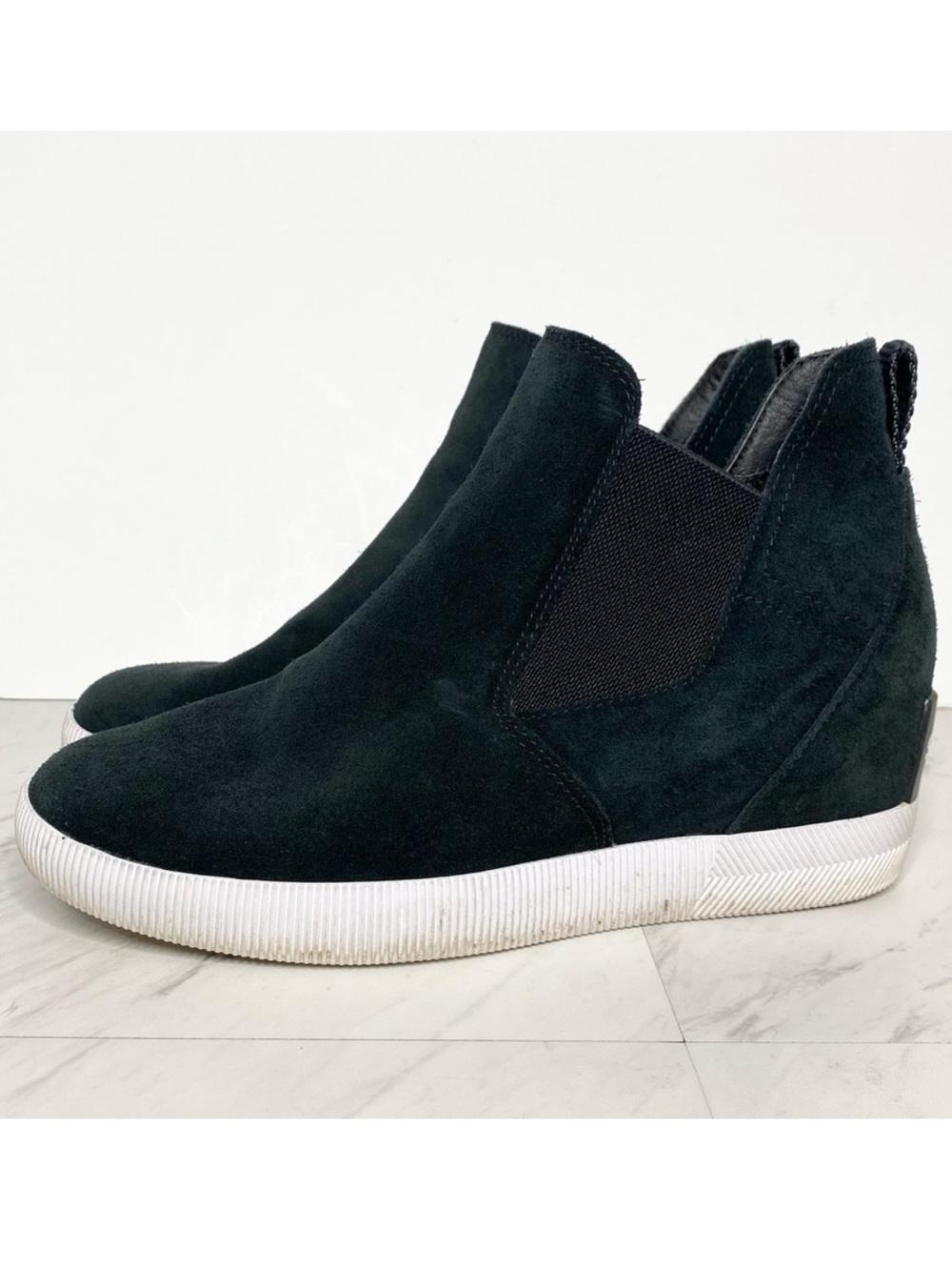 Sorel Out N About Slip On Wedge Black Suede Bootie 9